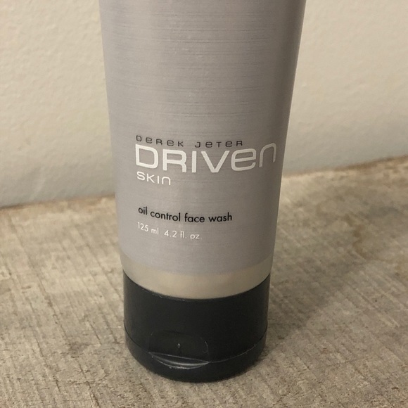 Derek Jeter Driven Oil Control Face Wash - Picture 2 of 6